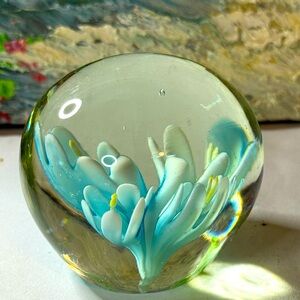 Vtg LIGHT BLUE FLOWER art glass Paperweight carnation studio hand blown floral
